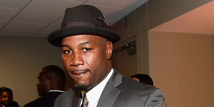 Lennox Lewis Penasaran Apakah McGregor Bakal Layangkan Tendangan Saat Hadapi Mayweather