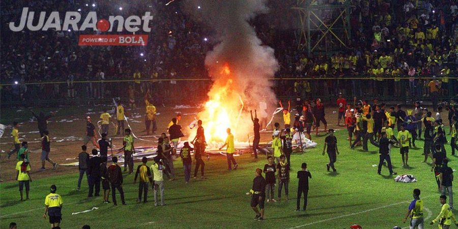 Persegres Kalah, Ultrasmania Demo di Stadion