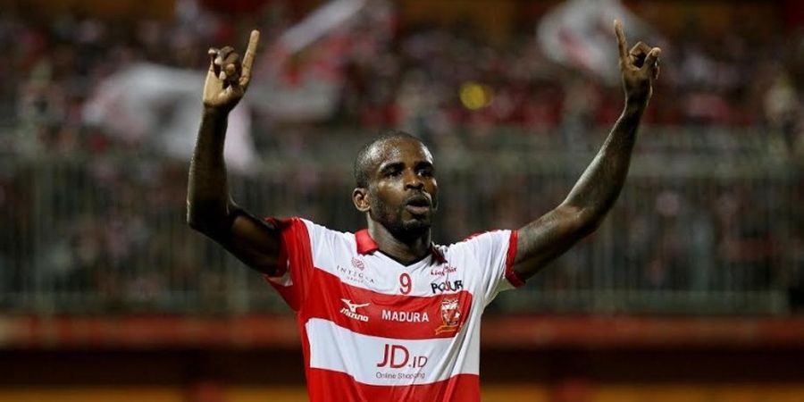 Miris, Muncul Penampakan Nama Dane Milavanovic pada Jersey Greg Nwokolo