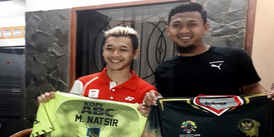 Dua Olahragawan Ini Tukar Jersey Antar Cabang Olahraga