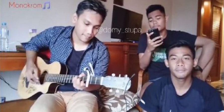 Dua Kiper Timnas Indonesia Tunjukkan Suara Emas Bersama Domy Stupa, Ekspresi Satria Tama Bikin Netizen Ngakak Guling-guling