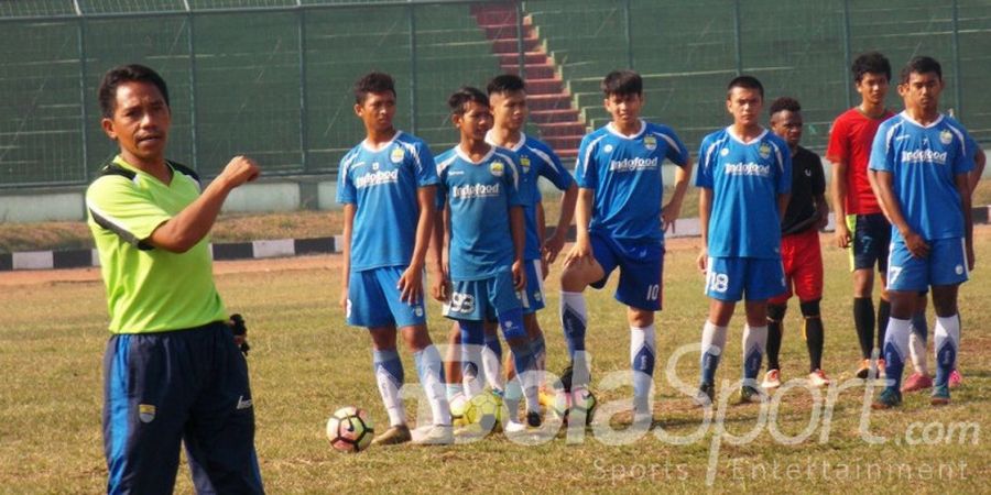 Berawal dari Bobotoh Cilik, Kini Pemuda Ini Menjadi Pemain Bintang di Skuat Persib U-19