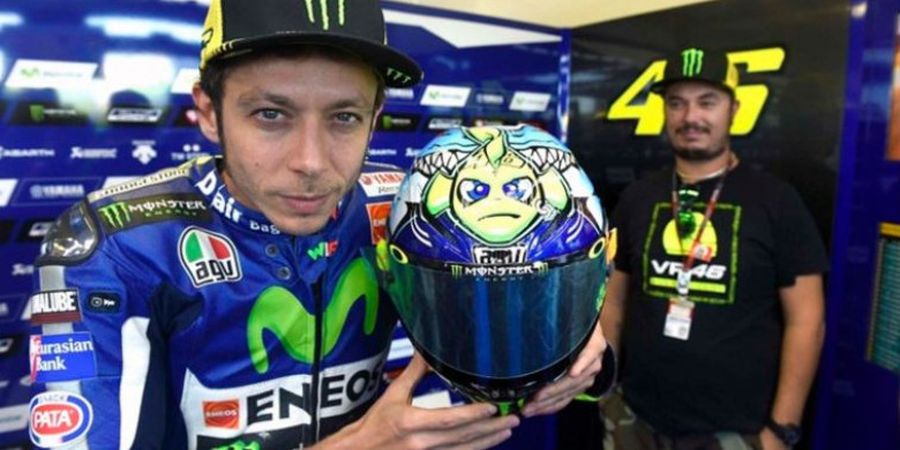 MotoGP Malaysia 2017 - Pebalap Ini Curiga Valentino Rossi Punya Mata di Belakang Helmnya