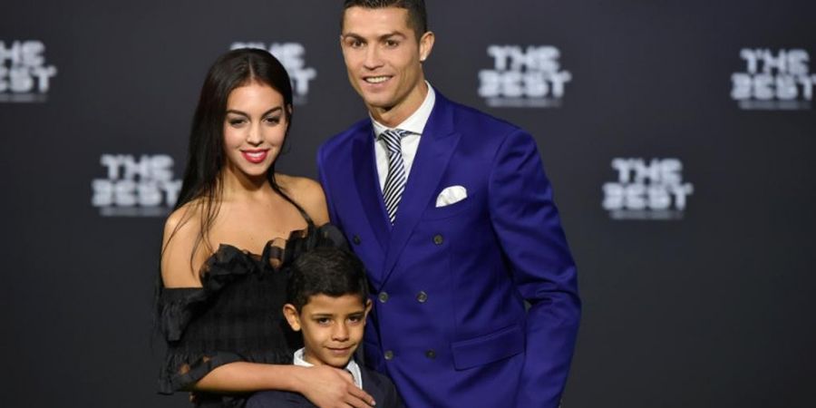 Cristiano Ronaldo Membuka Awal 2018 dengan Pemandangan yang Bikin Iri Setengah Mati