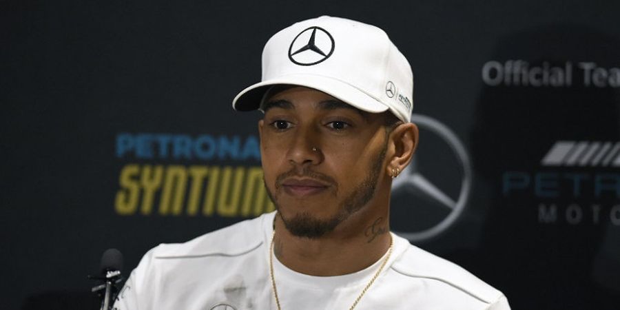 Reaksi Lewis Hamilton Usai Mendapat Sambutan Tidak Biasa di Markas Tim Mercedes