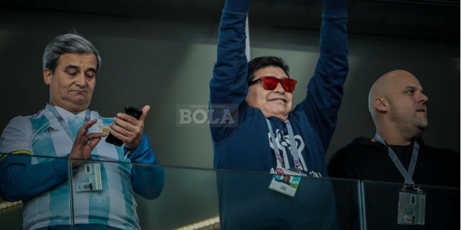 Perlihatkan Aksi Tak Pantas, Diego Maradona Tetap Mendapat Bayaran dari FIFA