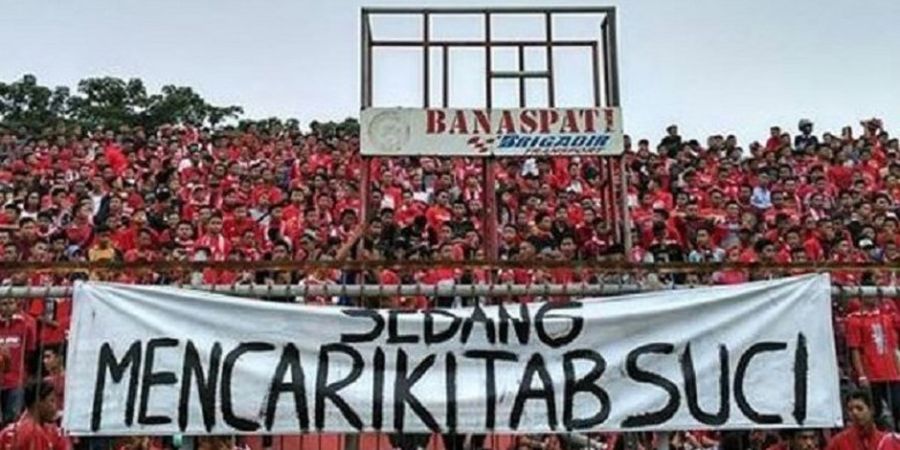 Kalah dari Persibas, Suporter Persijap Luapkan Amarah dengan Cara ini, Simak Videonya!