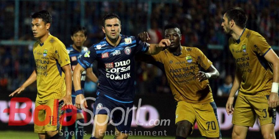 Akibat Hal Ini, Persib dan Arema FC Harus Ikhlas Berada di Bawah