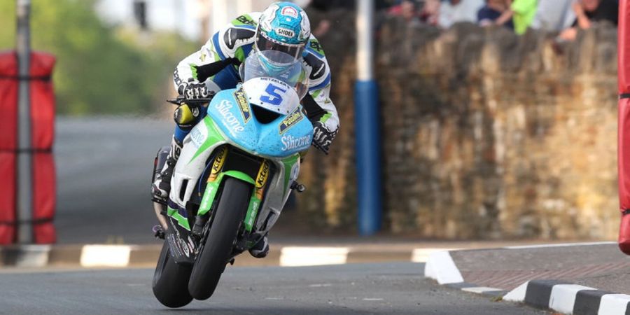 Isle of Man TT Memakan Korban Lagi, Kali Ini Pebalapnya Kritis