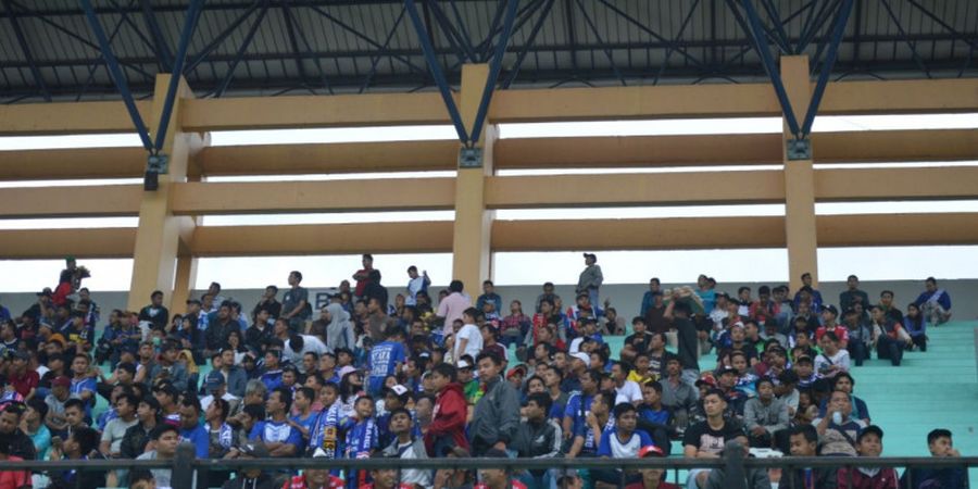 Suporter PSIS Semarang dan Bali United Padati Stadion Moch Soebroto