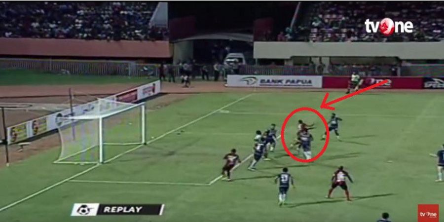 VIDEO - Gol Sundulan Cuek Marinus Wanewar yang Buat Persipura Balik Keadaan Lalu Menang