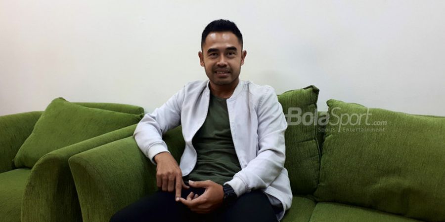 Ngakak! Ponaryo Astaman Pamerkan Baju Kebanggaan, Netizen Salah Fokus dengan Hal Ini