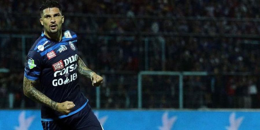 Arema  FC Siapkan Pemain Pengganti Arthur Cunha dan Hendro Siswanto