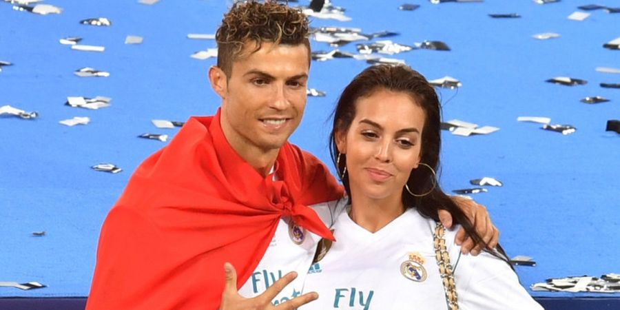 Sempat Diberi Lampu Hijau, Georgina Rodroguez Malah Tak Masuk Dalam Potret Keluarga Ronaldo di Restoran Keluarga 