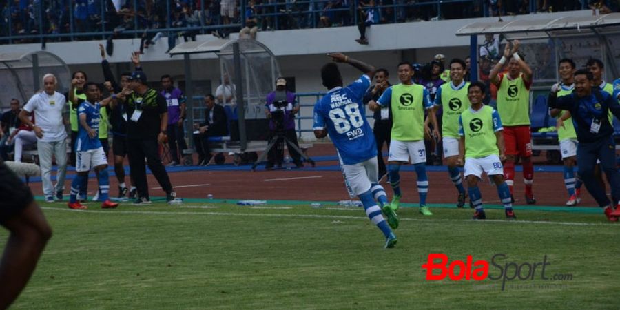 Satu Gol 'Curian' dan Sumbangan Assist Joni Bauman, Persib pun Ungguli Sriwijaya FC pada Babak Pertama