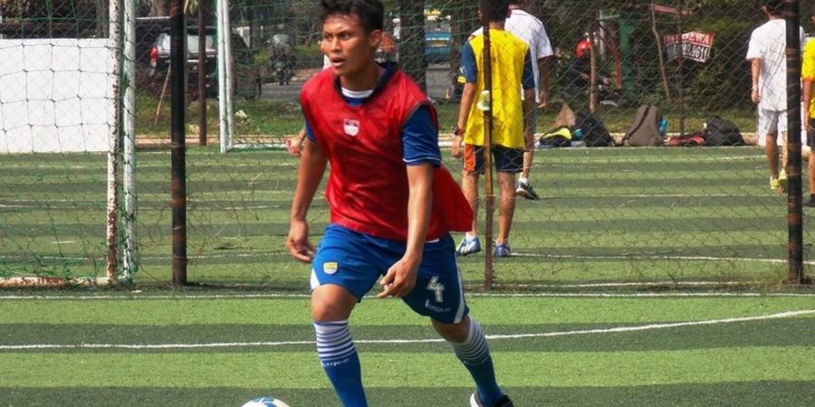 Laga Persib Vs PBR Uji Coba Stadion PON 2016