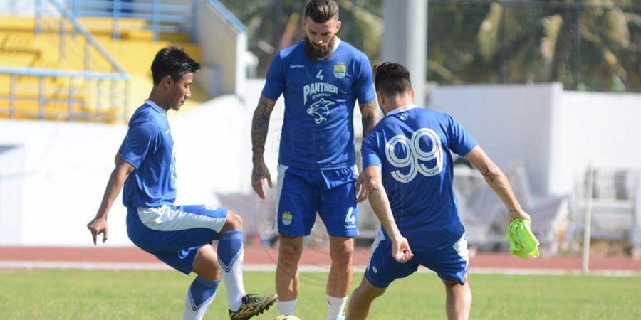 Satu Bek Asing Mulai Bergabung dalam Sesi Latihan Persib Bandung