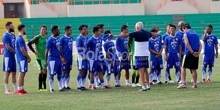 Pelatih Anyar Persib Bandung Ditargetkan Datang pada Akhir Desember