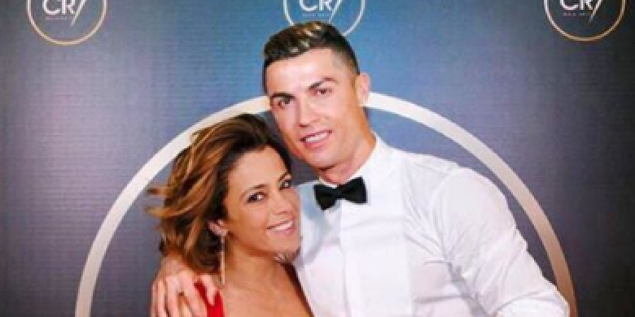 Terciduk, Cristiano Ronaldo Lakukan Hal Tak Pantas pada Seorang Wanita di Gala CR7 2017 