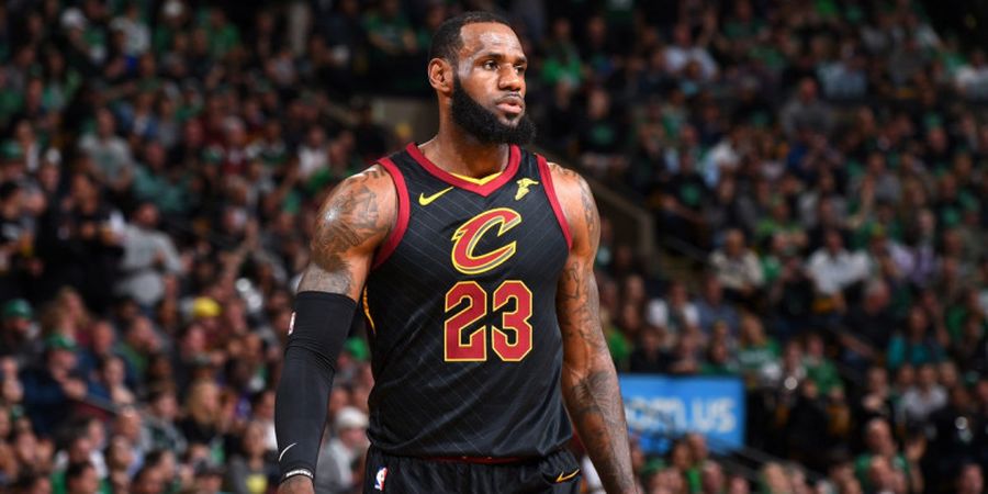 LeBron James Menangis Saat Tahu Kobe Bryant Meninggal