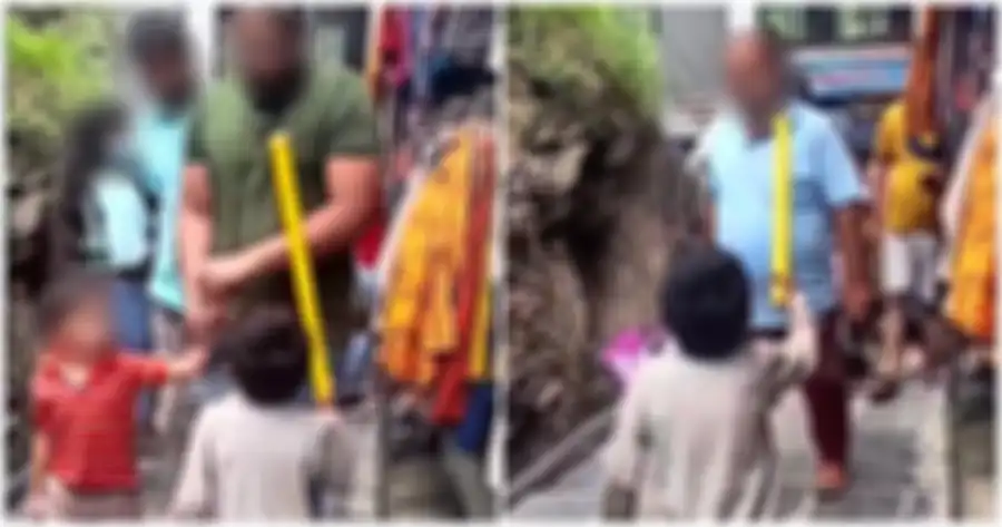  Aksi Seorang Bocah yang Berdiri di Tengah Jalan hingga Berani Menunjuk Orang yang Lewat
