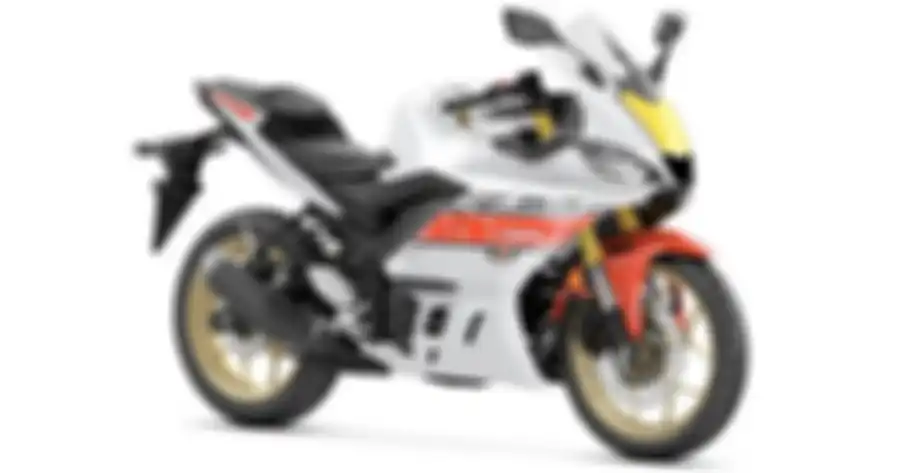 Yamaha R3 dengan livery 60th Anniversary Yamaha meluncur. Cocok untuk Yamaha R25?