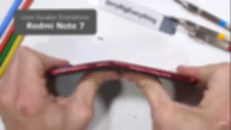 Proses uji daya tahan fisik Xiaomi Redmi Note 7
