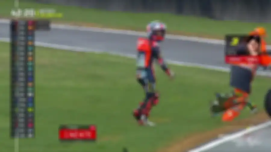 Sergio Garcia terjatuh pas FP Moto2 di Sirkuit MotoGP Australia 2024.
