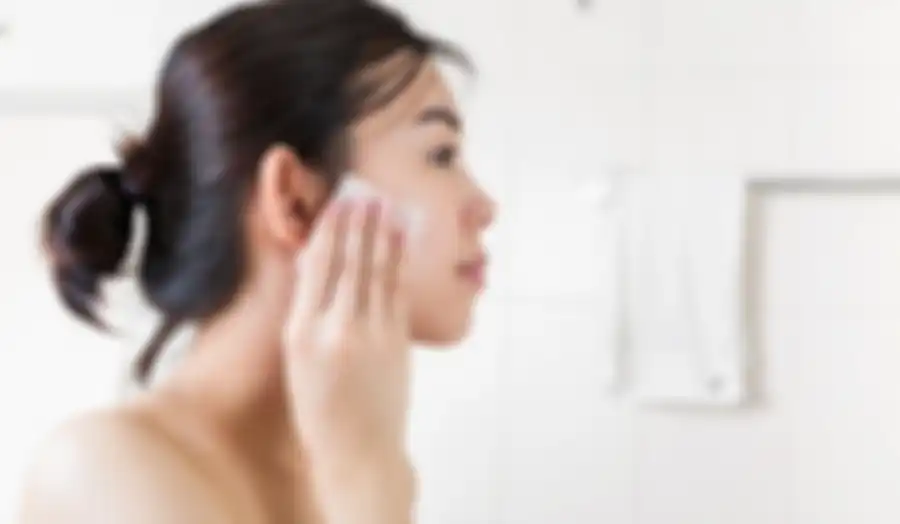 Step kedua, aplikasikan toner