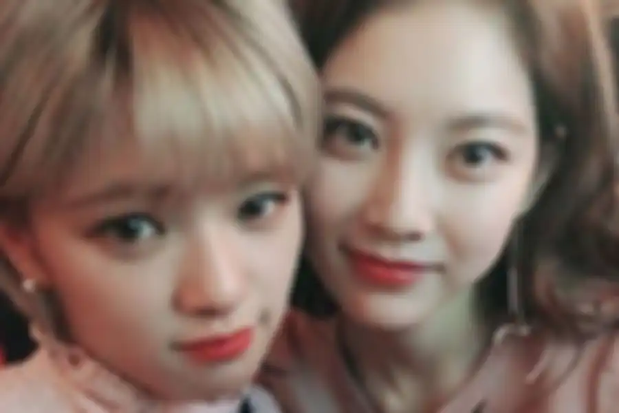 Gong Seung Yeon dan Jung Yeon TWICE