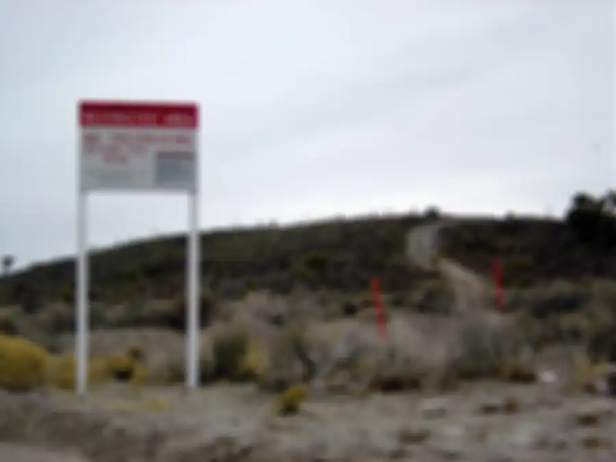Tanda peringatan yang berbatasan dengan Area 51