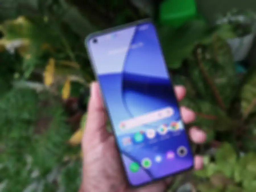 Sisi depan realme GT2 Pro