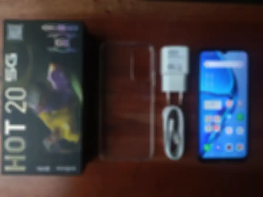 Isi paket penjualan Infinix Hot 20 5G