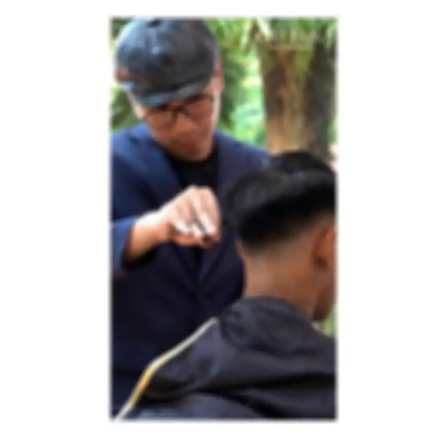 Tampil baru nan rapi di bulan Ramadan ini lewat potong rambut gratis