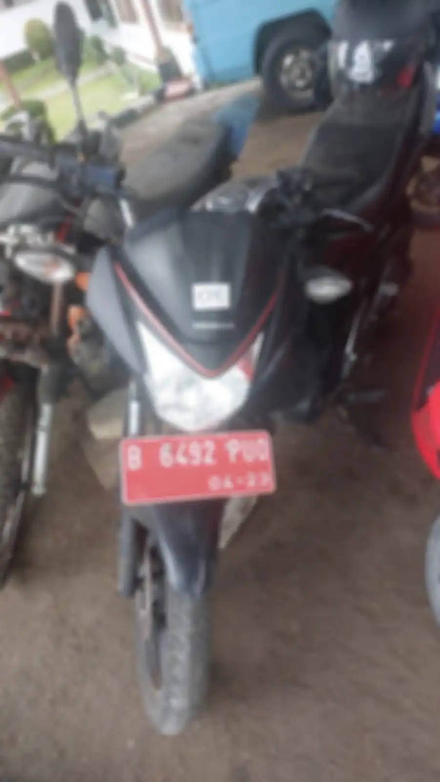 Ada juga motor sport seperti Honda Mega Pro dalam lelang ini.