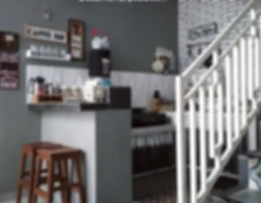 Desain dapur kecil di bawah tangga minimalis ini bikin mertua sampai ternganga. Kuncinya ada di bagian ini. Intip 6 foto rujukannya yuk.