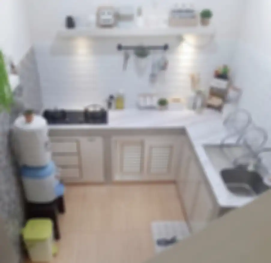Desain dapur kecil cantik nan elegan ini menjadi alasan Ibu-ibu arisan makin senang main ke rumah. Ini 7 foto esteiknya. 