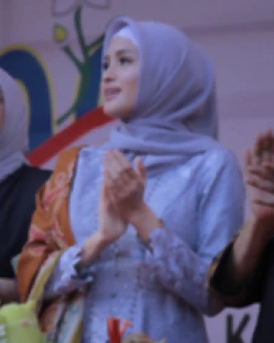 Pesona kecantikan Yulistra Ivo, istri Sugianto Sabran Gubernur Kalimantan Tengah