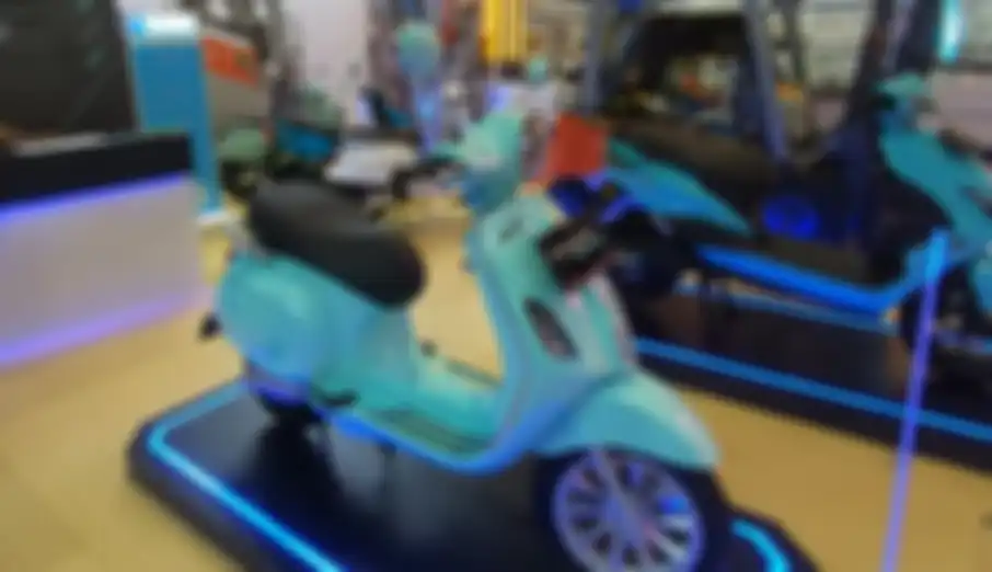 Minerva Electron menghadirkan motor listrik mirip Vespa, EXC 5 di Jakarta Fair Kemayoran 2023.