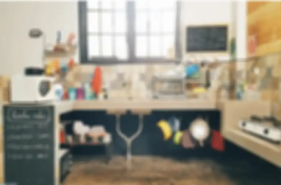 Desain dapur sederhana ini bikin kolong dapur menjadi tampak bersih nan rapi. Intip foto estetiknya. Alamak cantiknya ya!