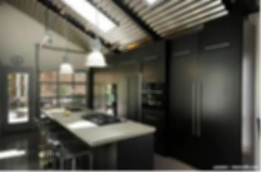 Desain dapur warna hitam sulap tampilan area memasak dari aura kelam jadi estetik. Begini 10 foto hasilnya. 