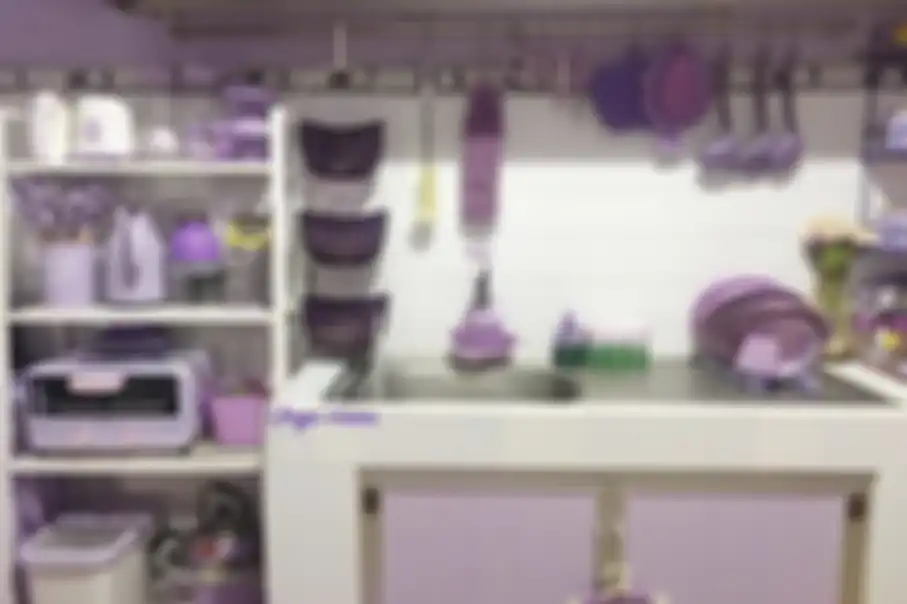 Bosan dengan pilihan warna putih? Coba saja pakai warna ini buat desain dapur kecil di rumah mungil. 8 foto hasilnya dijamin gak norak!