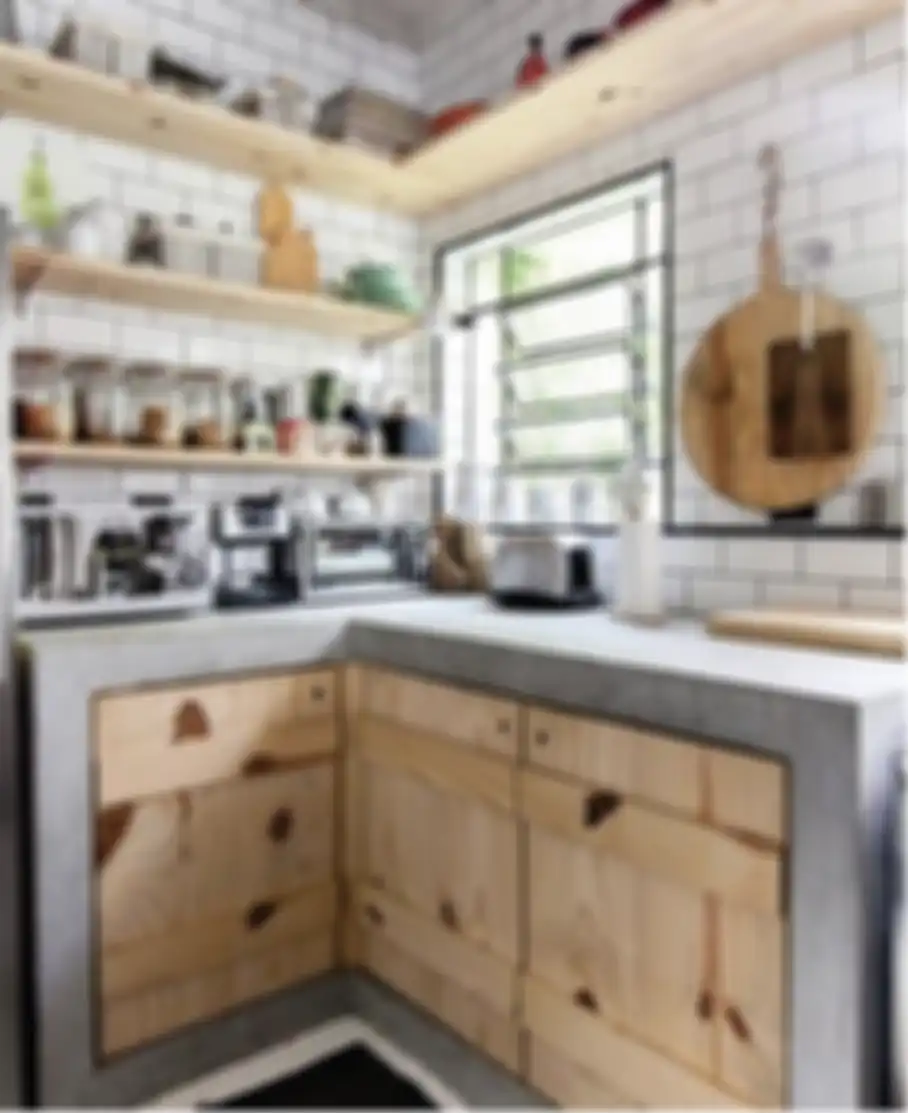 Desain meja dapur cor ini mampu memberi suasana aesthetic di area memasak. Dapur pun jadi makin berkelas. Tengok 9 foto hasilnya. 