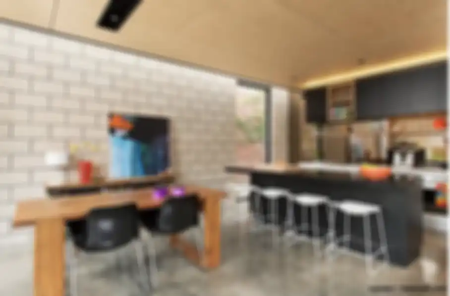Desain dapur warna hitam sulap tampilan area memasak dari aura kelam jadi estetik. Begini 10 foto hasilnya. 