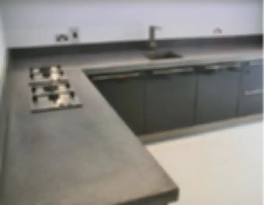 Desain meja dapur cor ini mampu memberi suasana aesthetic di area memasak. Dapur pun jadi makin berkelas. Tengok 9 foto hasilnya. 