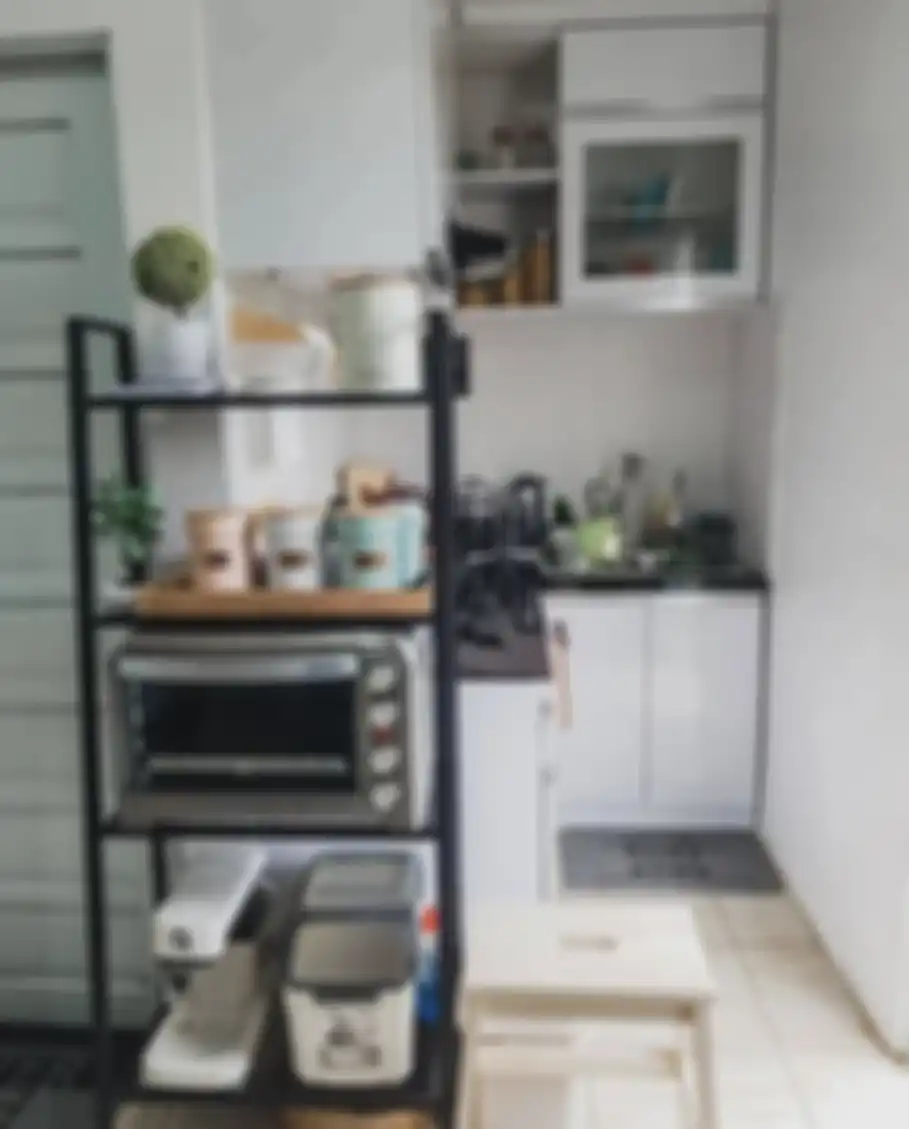 Desain kitchen set minimalis ini mengubah tampilan dapur kecil jadi kian aesthetic. Biayanya juga murah. Lihat 6 foto hasilnya.