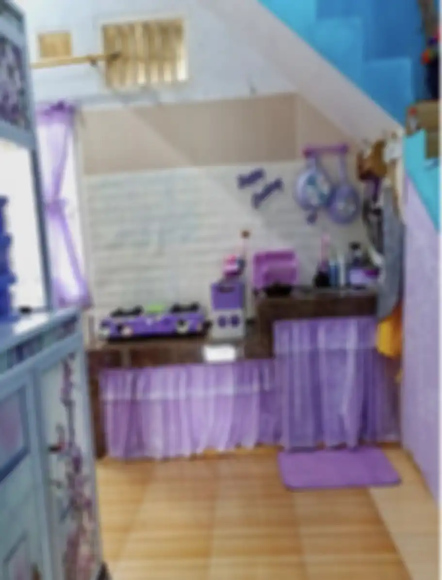 Bosan dengan pilihan warna putih? Coba saja pakai warna ini buat desain dapur kecil di rumah mungil. 8 foto hasilnya dijamin gak norak!