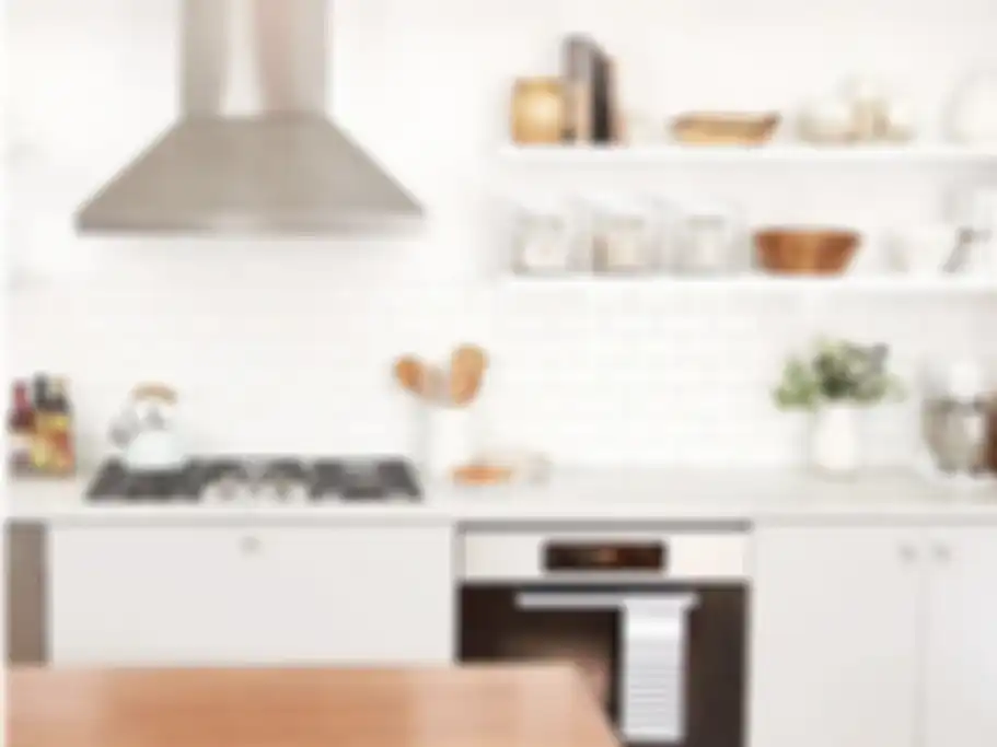 Desain dapur mungil tetap bisa rapi dengan 8 trik jitu ini sekalipun nggak ada bujet buat kitchen set. Lihat foto hasilnya yuk. 