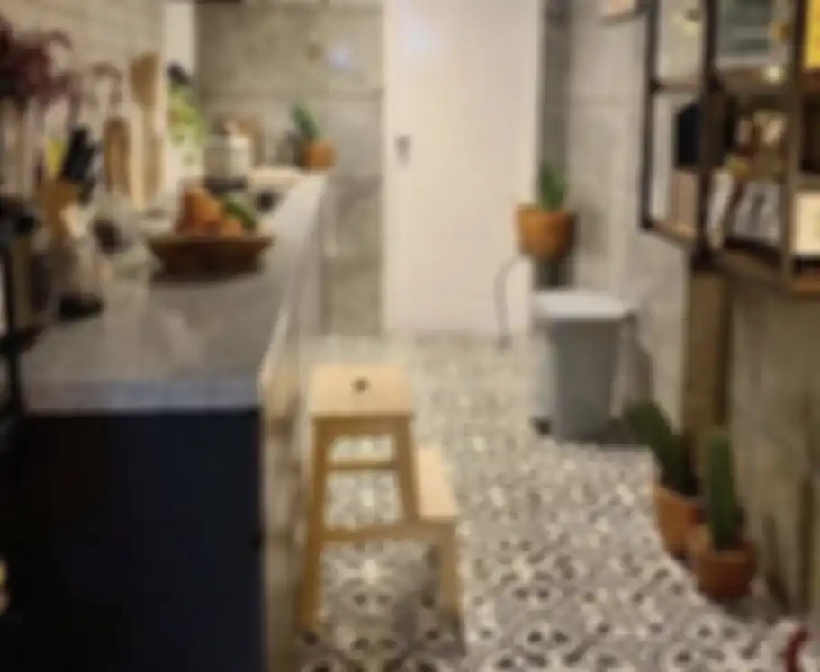 Desain dapur sederhana tapi mewah bikin ibu-ibu makin rajin memasak lho. Intip foto inspirasinya. Duh cantiknya ya!