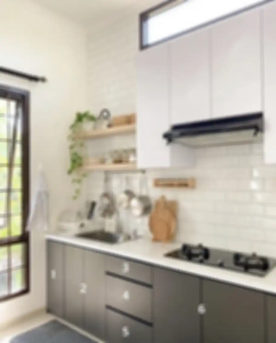 7 desain dapur sempit rapi menjadi pilihan cocok di rumah minimalis kesayangan. Foto hasilnya goda hati. Tetangga tak jemu memandanginya.